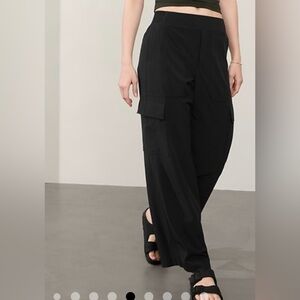 Athleta Brooklyn Heights high-rise cargo pant black size 8P